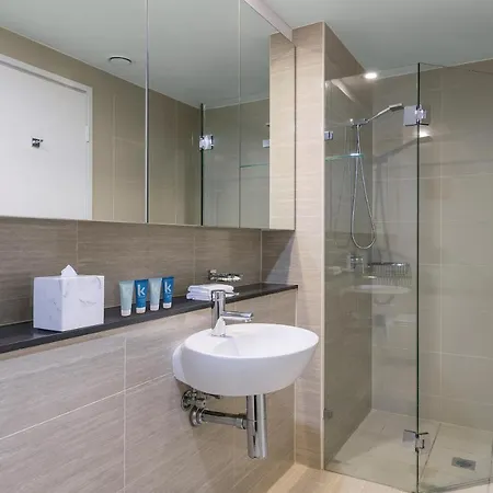 Meriton Suites Campbell Street, Sydney Exterior photo A wet room in a hotel