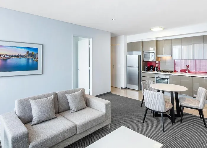 Meriton Suites Campbell Street, Sydney
